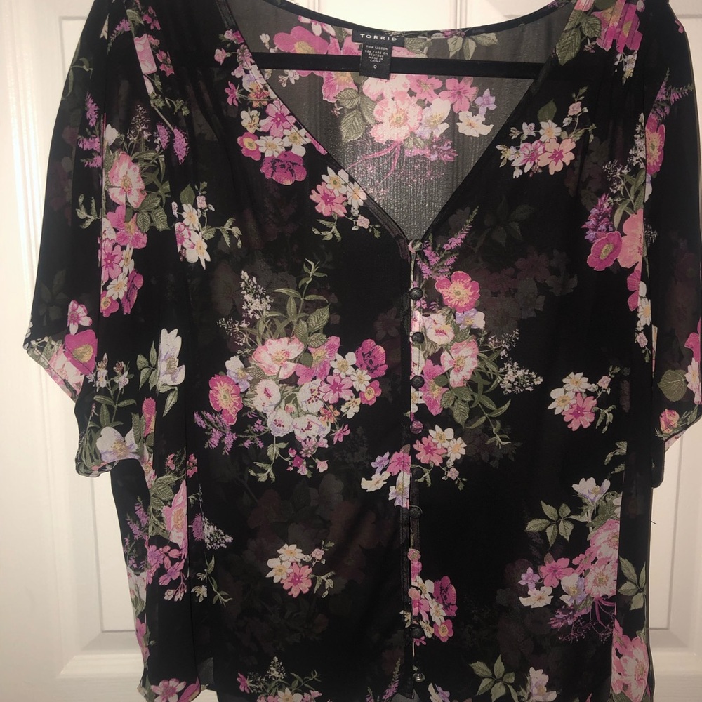 TORRID FLORAL TOP SIZE 0